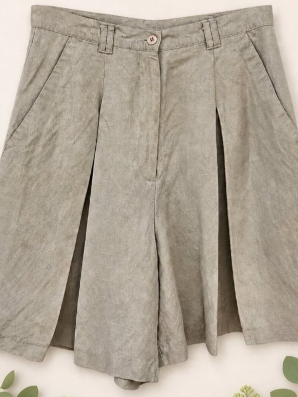 Blend Pleated Shorts